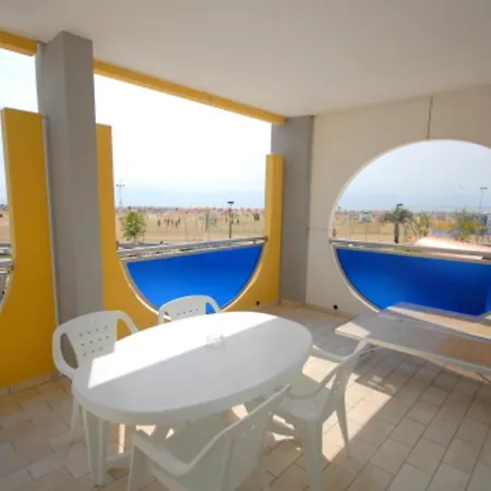 Seaview Delight - 2 Bedroom In Apartment