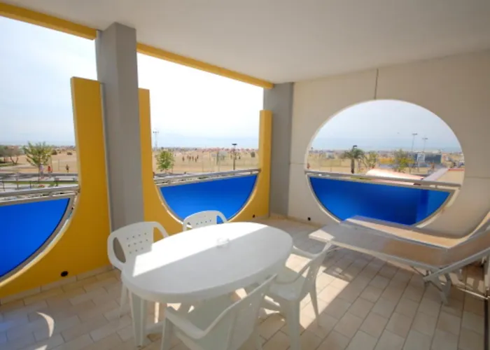 Seaview Delight - 2 Bedroom In Daire